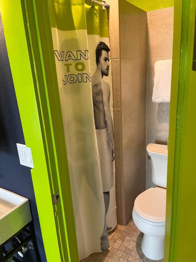סיינט פיטרסברג Mari Jean Hotel - All Adults Welcome מראה חיצוני תמונה