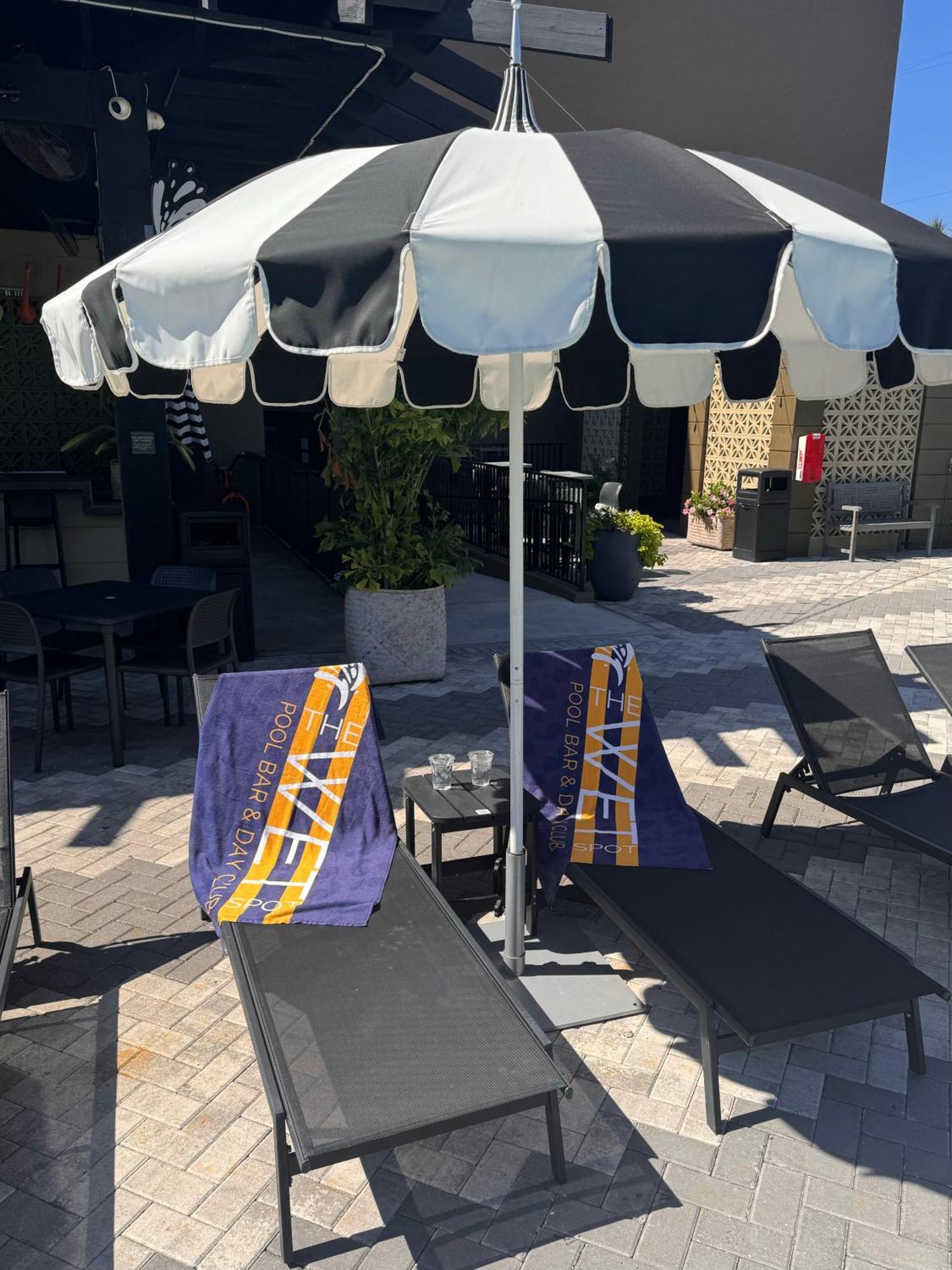 סיינט פיטרסברג Mari Jean Hotel - All Adults Welcome מראה חיצוני תמונה