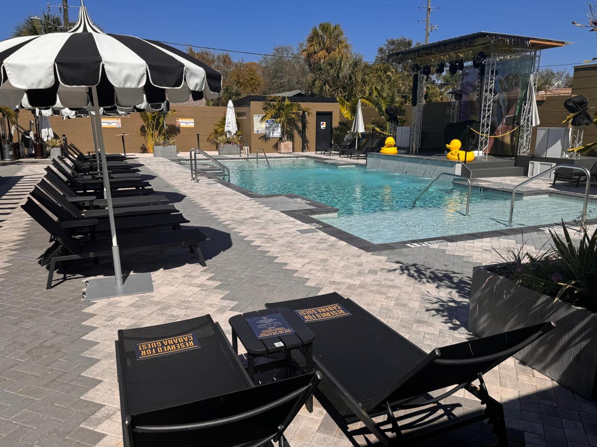 סיינט פיטרסברג Mari Jean Hotel - All Adults Welcome מראה חיצוני תמונה